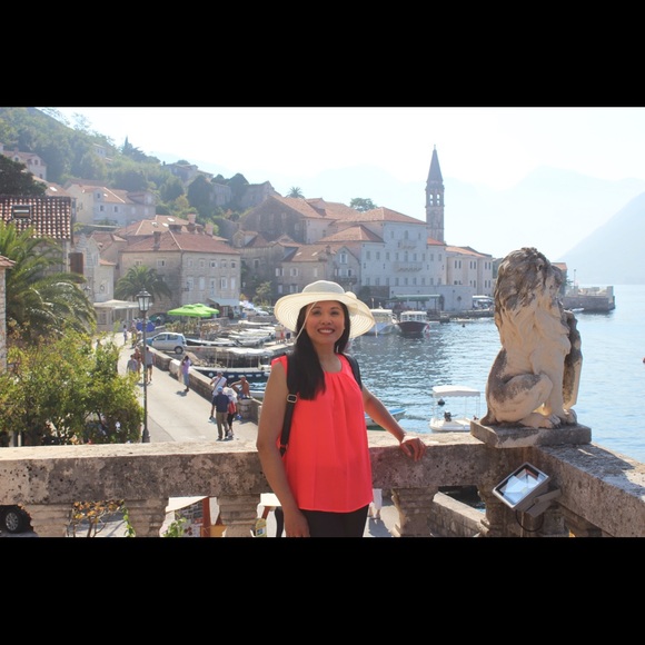 Meet Your Posher, Deb - Picture 2 of 16